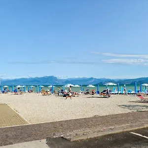 Azdora , Peschiera del Garda Italien